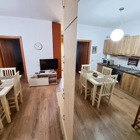 Cozy Central In The Heart Of Apartment Tirana